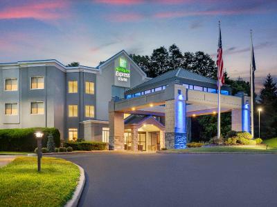 Holiday Inn Express & SUI Hawthorne Elmsford North