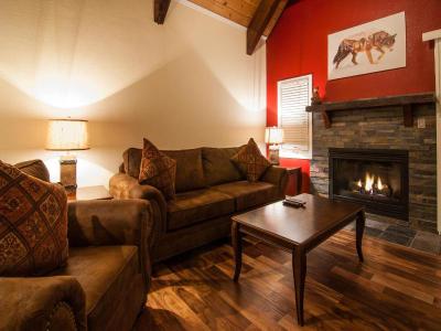 North Lake Lodges