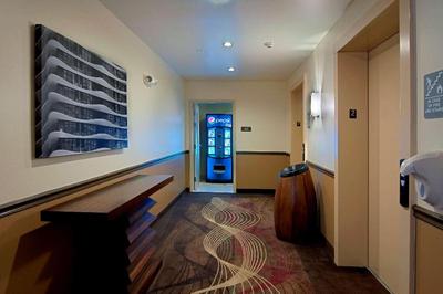 Best Western Plus Miami Airport North Hotel & Suit