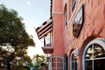Kasa El Paseo Miami Beach