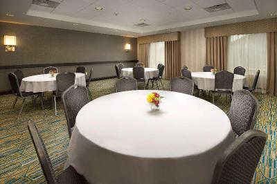 Hampton Inn & Suites Syracuse/Carrier Circle