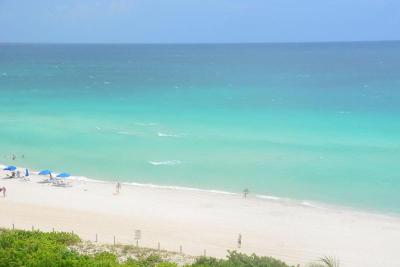 Newpoint Miami Beach Apartments