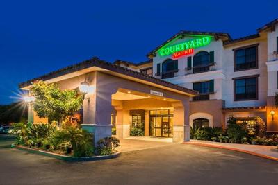 Courtyard Thousand Oaks Ventura County