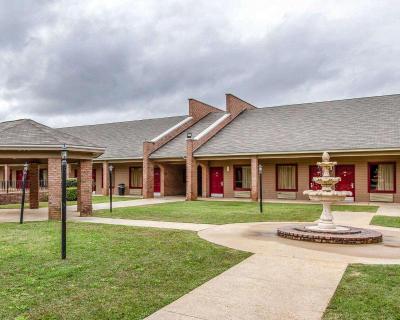 Econo Lodge Inn & Suites Enterprise Area