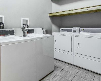 Econo Lodge Inn & Suites Enterprise Area