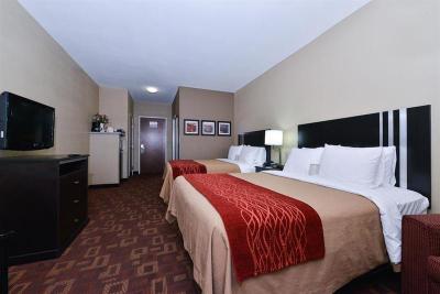 Comfort Inn & Suites Page at Lake Powell