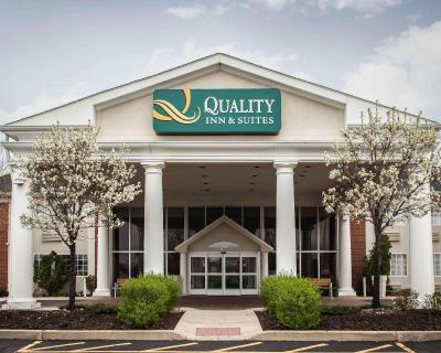 Quality Inn & Suites St Charles -West Chicago