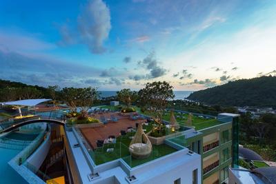 Crest Resort and Pool Villas