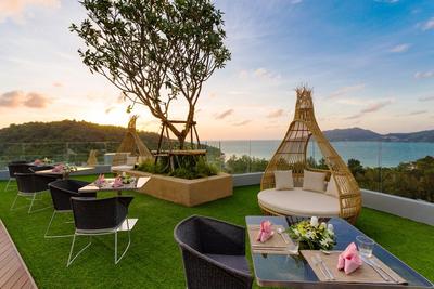 Crest Resort and Pool Villas