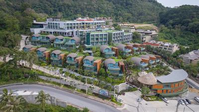Crest Resort and Pool Villas