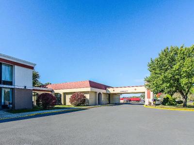 Econo Lodge Inn & Suites Southwest