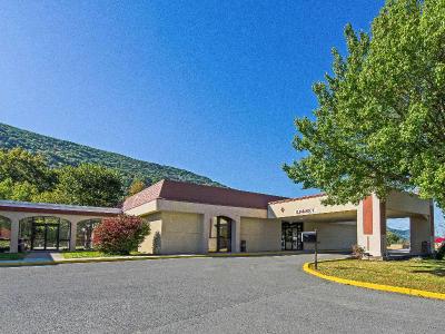 Econo Lodge Inn & Suites Southwest