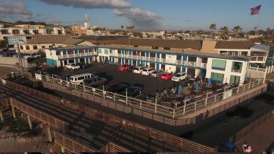 Dolphin Cove Motel