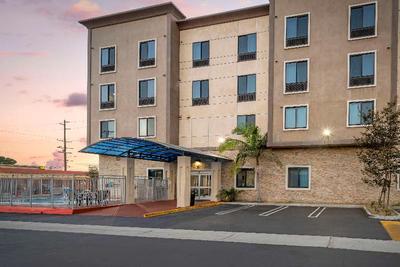 BEST WESTERN Plus Gardena Inn & Suites
