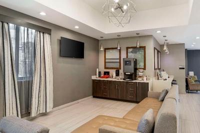 BEST WESTERN Plus Gardena Inn & Suites