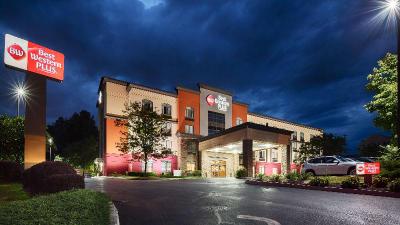 Wingate by Wyndham Harrisburg Near Hershey