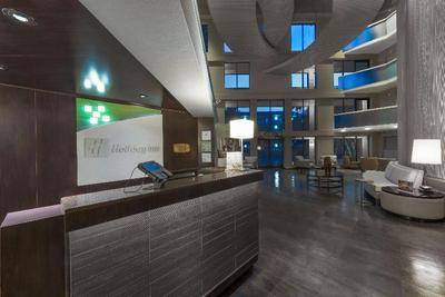 Holiday Inn & Suites Phoenix Airport North