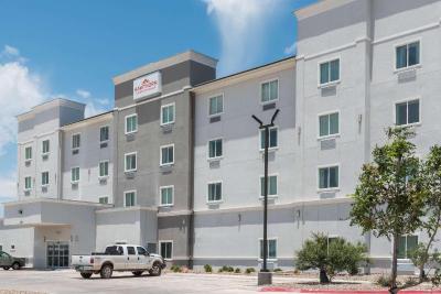 Hawthorn Suites By Wyndham Midland