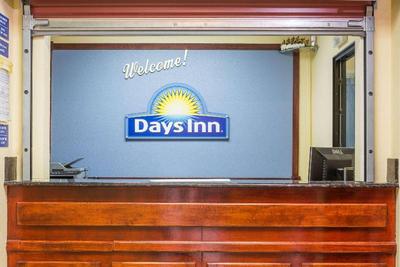 Days Inn by Wyndham Rayne