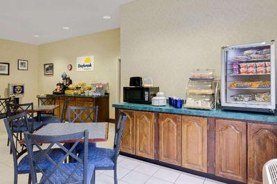 Days Inn by Wyndham West Liberty