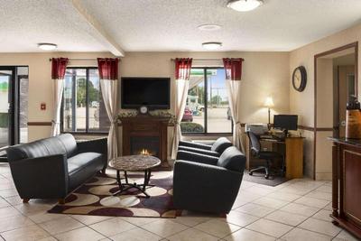 Days Inn by Wyndham Oglesby/ Starved Rock