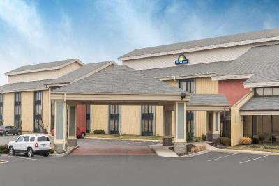 Days Inn by Wyndham Indianapolis Off I-69