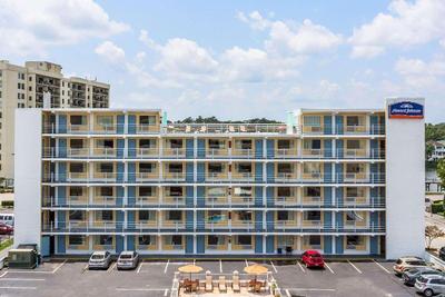 Howard Johnson by Wyndham Virginia At The Beach
