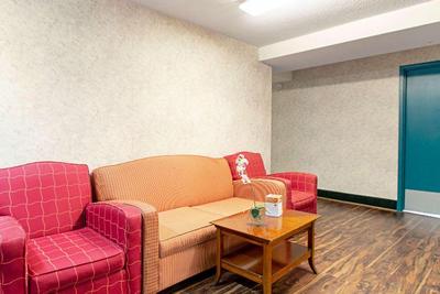 Utica Stay Inn