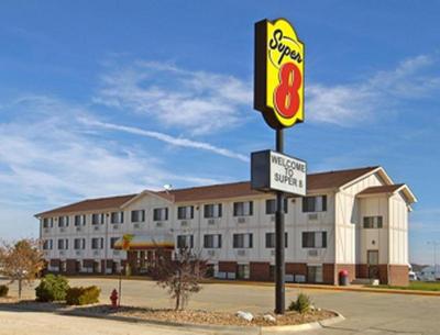 Super 8 by Wyndham Kingdom City
