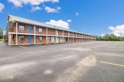 Travelodge by Wyndham Metropolis