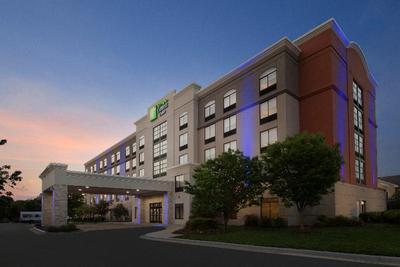 Holiday Inn Express & Suites Baltimore BWI Airport