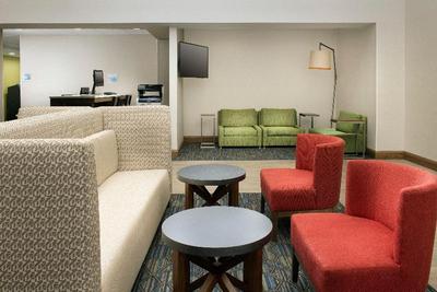 Holiday Inn Express & Suites Baltimore BWI Airport