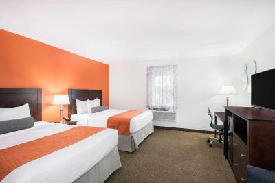 Howard Johnson by Wyndham Quincy