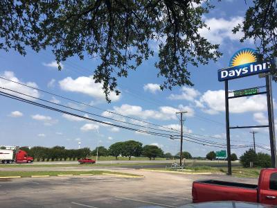 Days Inn by Wyndham Sherman