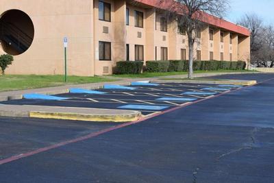 Days Inn by Wyndham Sherman