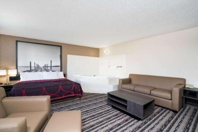 Super 8 by Wyndham Spirit Lake