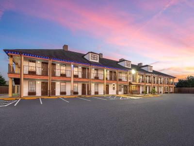 Baymont Commerce GA Near Tanger Outlets Mall