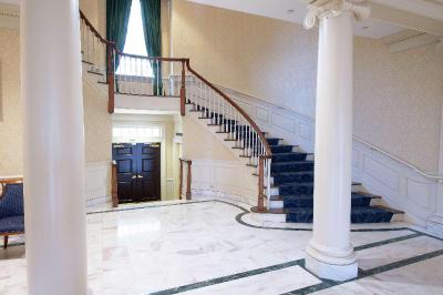 Virginia Crossings Hotel & Conference Center,Tapes
