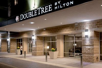 DoubleTree by Hilton Evansville, IN