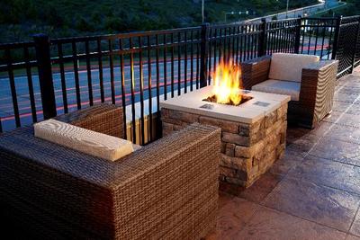 Hampton Inn & Suites Pittsburgh Airport South Set