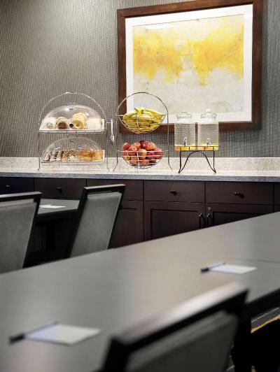 Hampton Inn & Suites Pittsburgh Airport South Set