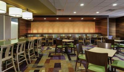 Fairfield Inn & Suites Omaha West