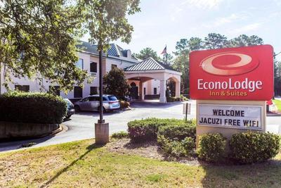Econo Lodge Inn & Suites Marietta