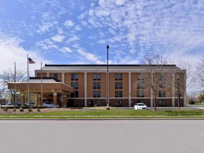 Quality Inn & Suites Matteson near I-5