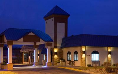 Norwood Inn & Suites Eagan