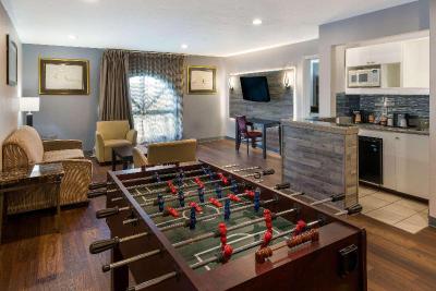 Quality Inn & Suites Cincinnati I-275