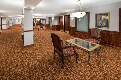 Quality Inn & Suites Cincinnati I-275