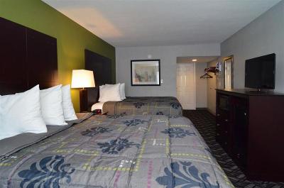 Rodeway Inn & Suites Downtown North