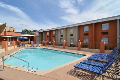 Rodeway Inn & Suites Downtown North