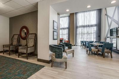 Hampton Inn & Suites Dallas-Central Expy North P